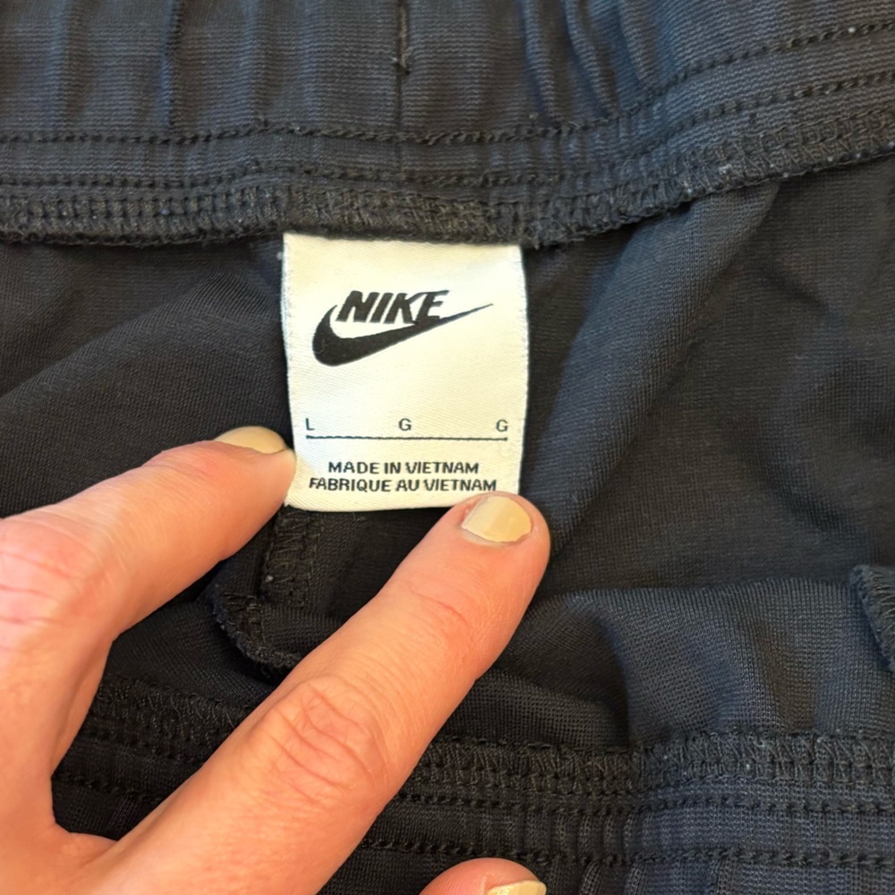 Nike Men’s Tech Essentials Sweat Shorts - Picture 6 of 6